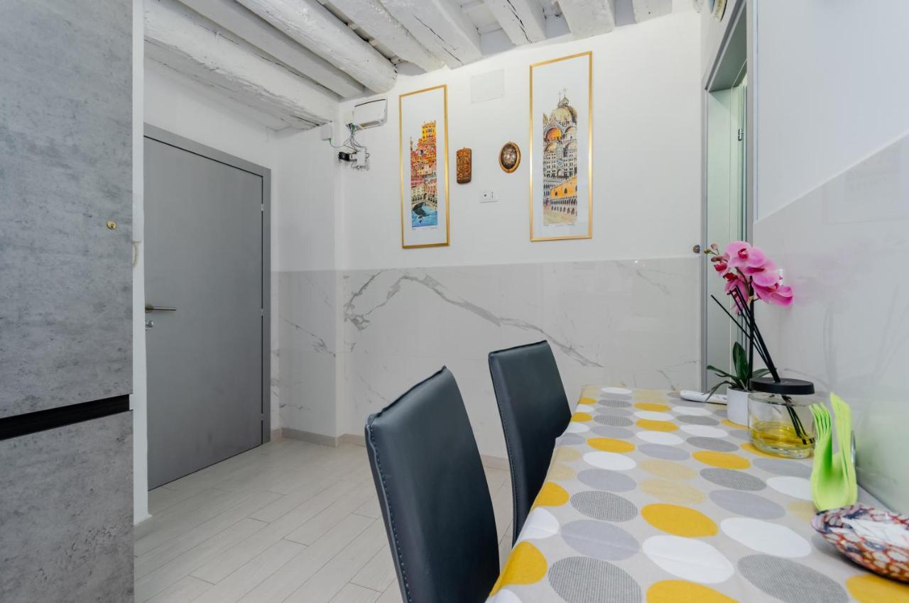 Palazzo Dolfin - Piazza San Marco Lovely Apartment Venecia Exterior foto